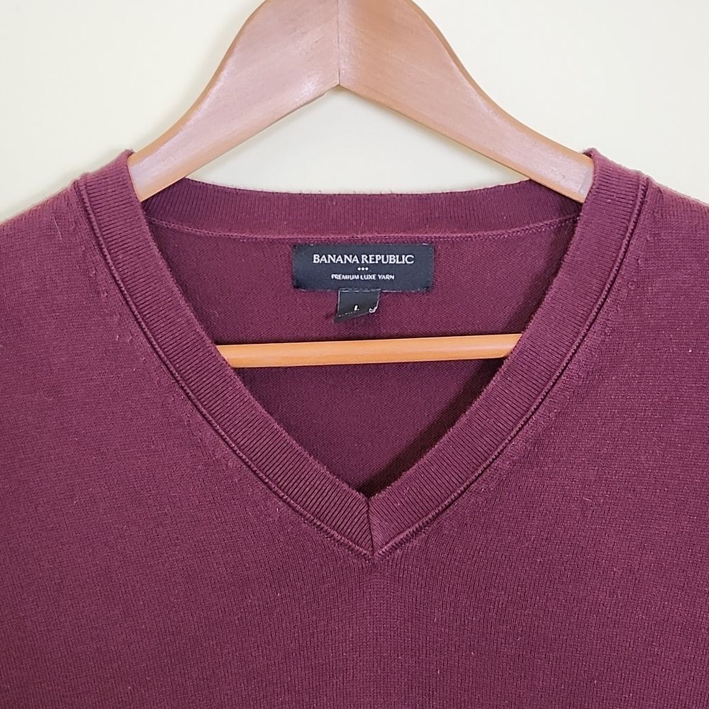 Banana Republic Premium Luxe Yarn Men's Maroon Lightweight, Pull Over Sweater
